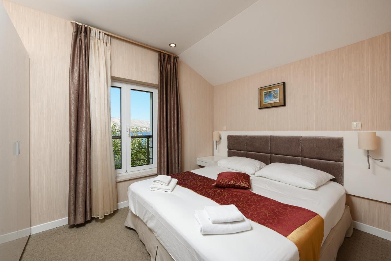 Hotel Zanè Pag Town Esterno foto